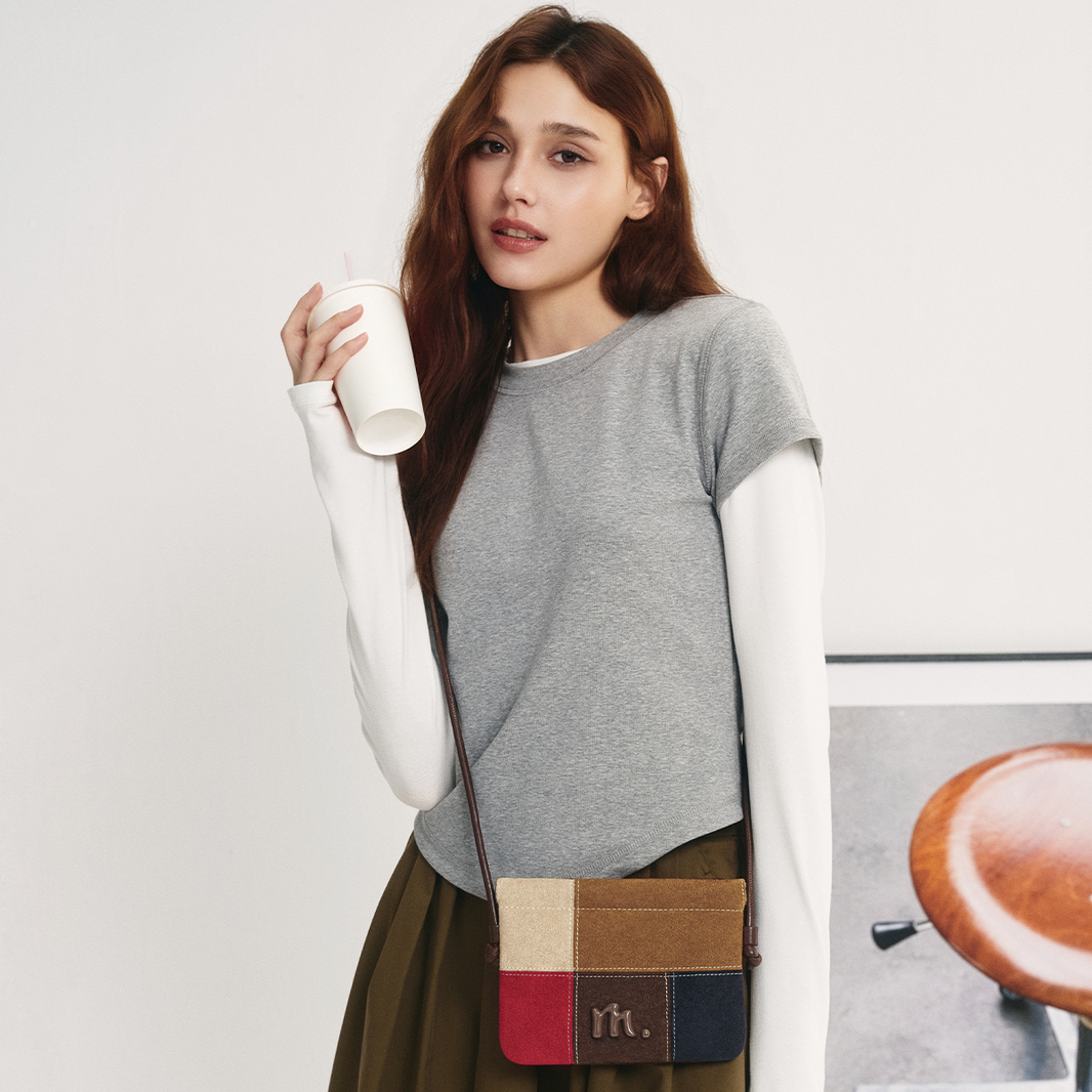 Mossdoom Avela Crossbody Bag - กระเป๋าสะพายข้างผ้าปะติดปะต่อหลากสี